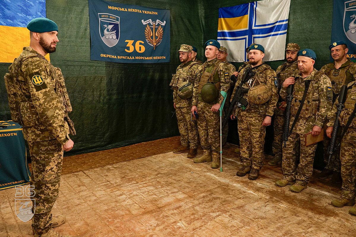 День морской пехоты Украины: бойцов николаевской 36-й бригады наградили за боевые заслуги День морской пехоты Украины: бойцов николаевской 36-й бригады наградили за боевые заслуги