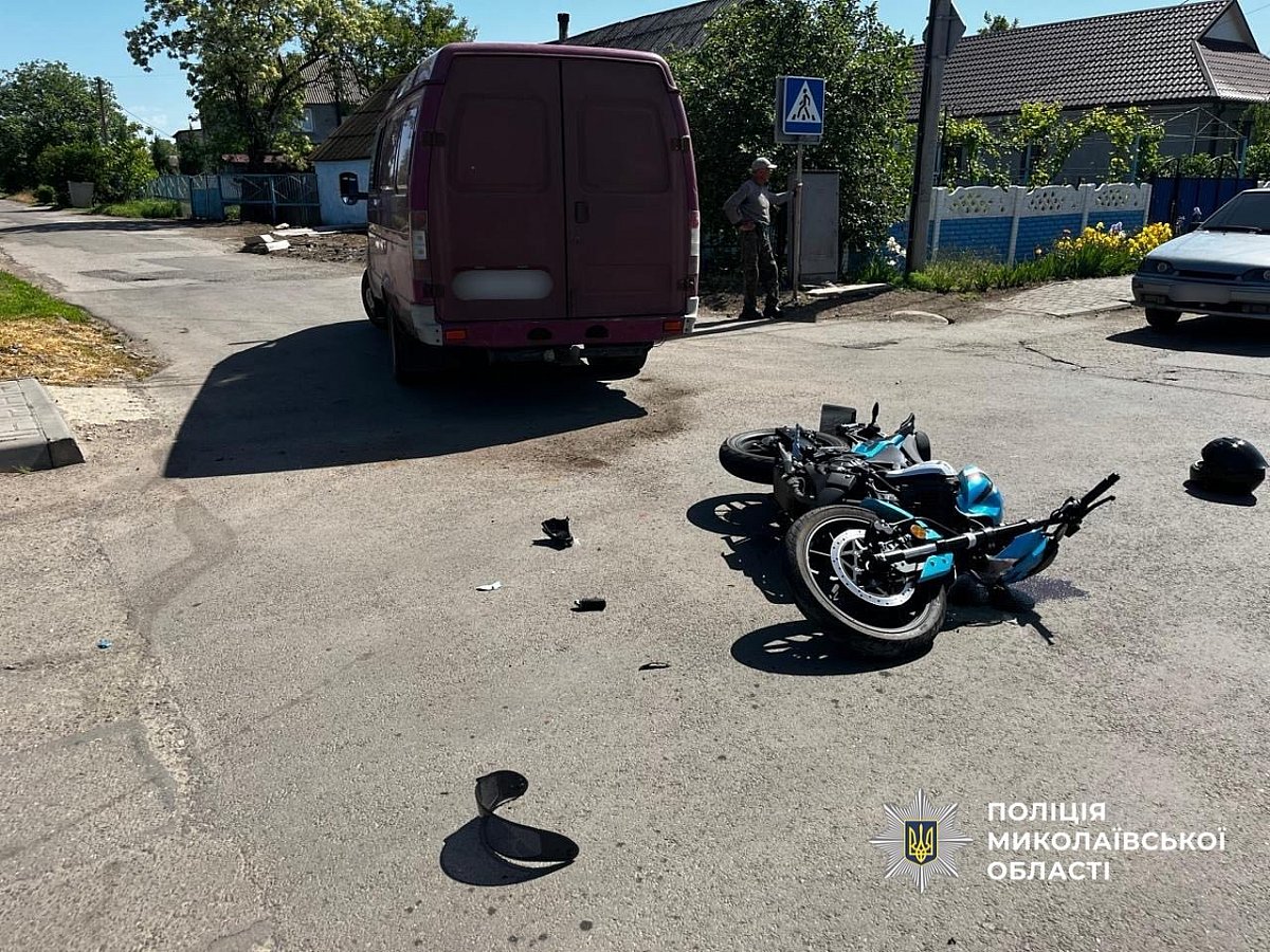 В Николаевской области подросток на мотоцикле попал в ДТП и был госпитализирован В Николаевской области подросток на мотоцикле попал в ДТП и был госпитализирован