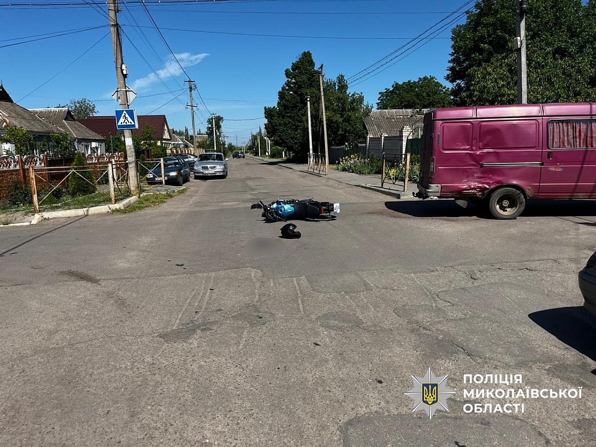 В Николаевской области подросток на мотоцикле попал в ДТП и был госпитализирован В Николаевской области подросток на мотоцикле попал в ДТП и был госпитализирован