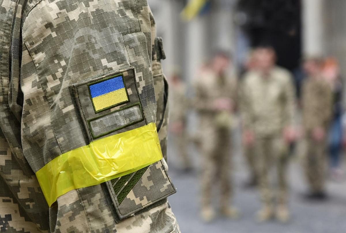 Остановка войны и отмена военного положения в ближайшие месяцы: Подоляк объяснил, при каких условиях это возможно Остановка войны и отмена военного положения в ближайшие месяцы: Подоляк объяснил, при каких условиях это возможно
