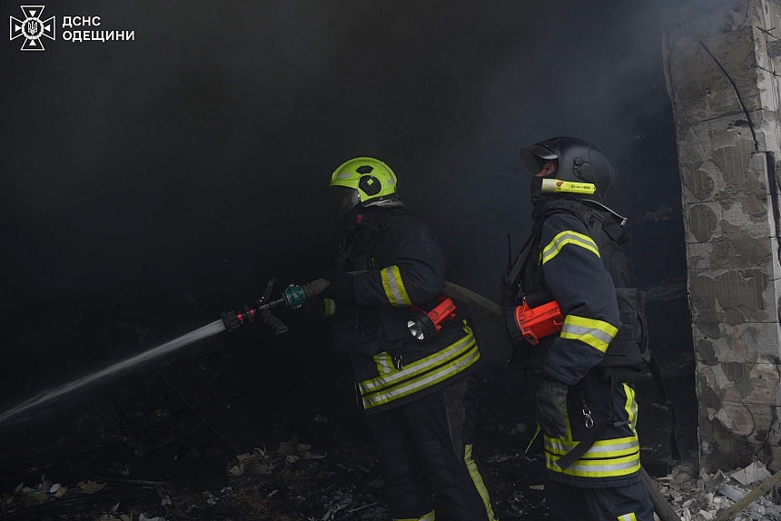 В Одессе увеличилось количество пострадавших в результате вражеской атаки (фото, видео) В Одессе увеличилось количество пострадавших в результате вражеской атаки (фото, видео)