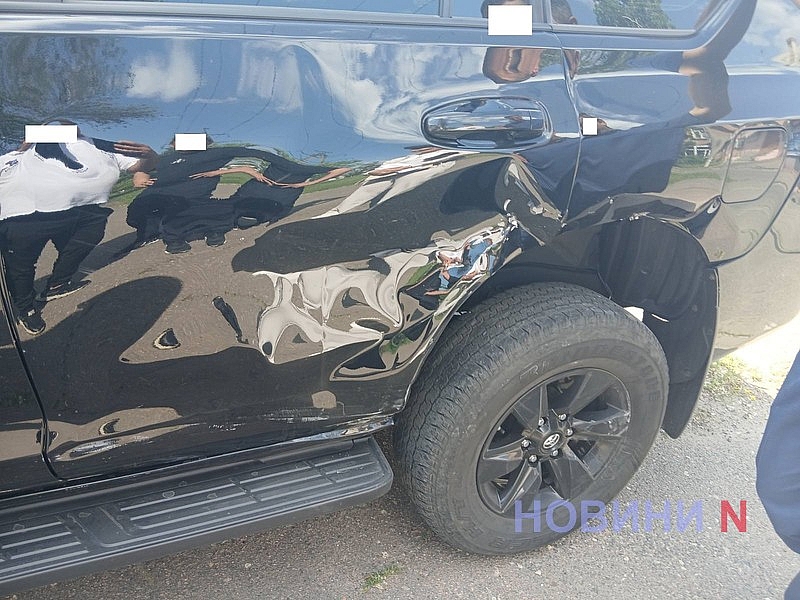 В Николаеве Toyota столкнулась с Lexus и вылетела с дороги В Николаеве Toyota столкнулась с Lexus и вылетела с дороги