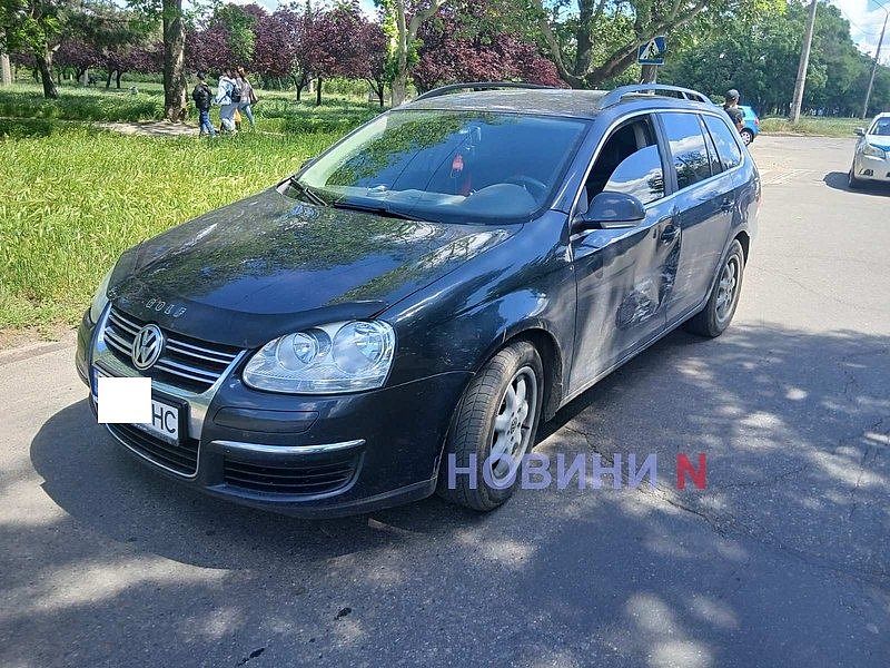 ДТП на перехресті у Миколаєві: зіткнулися Hyundai та Volkswagen ДТП на перехресті у Миколаєві: зіткнулися Hyundai та Volkswagen