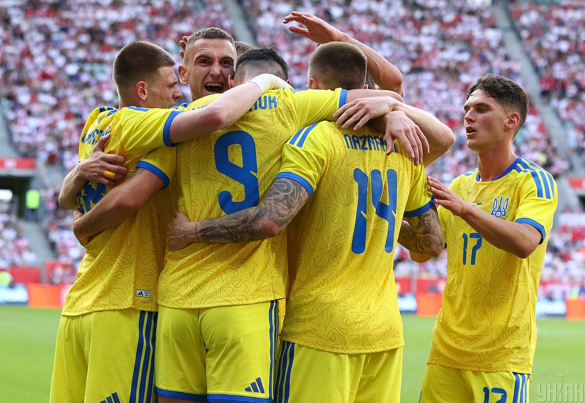 Сборная Украины победила Польшу в футбольном матче Сборная Украины победила Польшу в футбольном матче