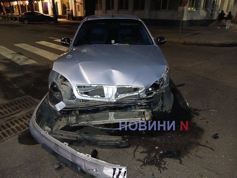 В центре Николаева «Деу» протаранил троллейбус с пассажирами В центре Николаева «Деу» протаранил троллейбус с пассажирами