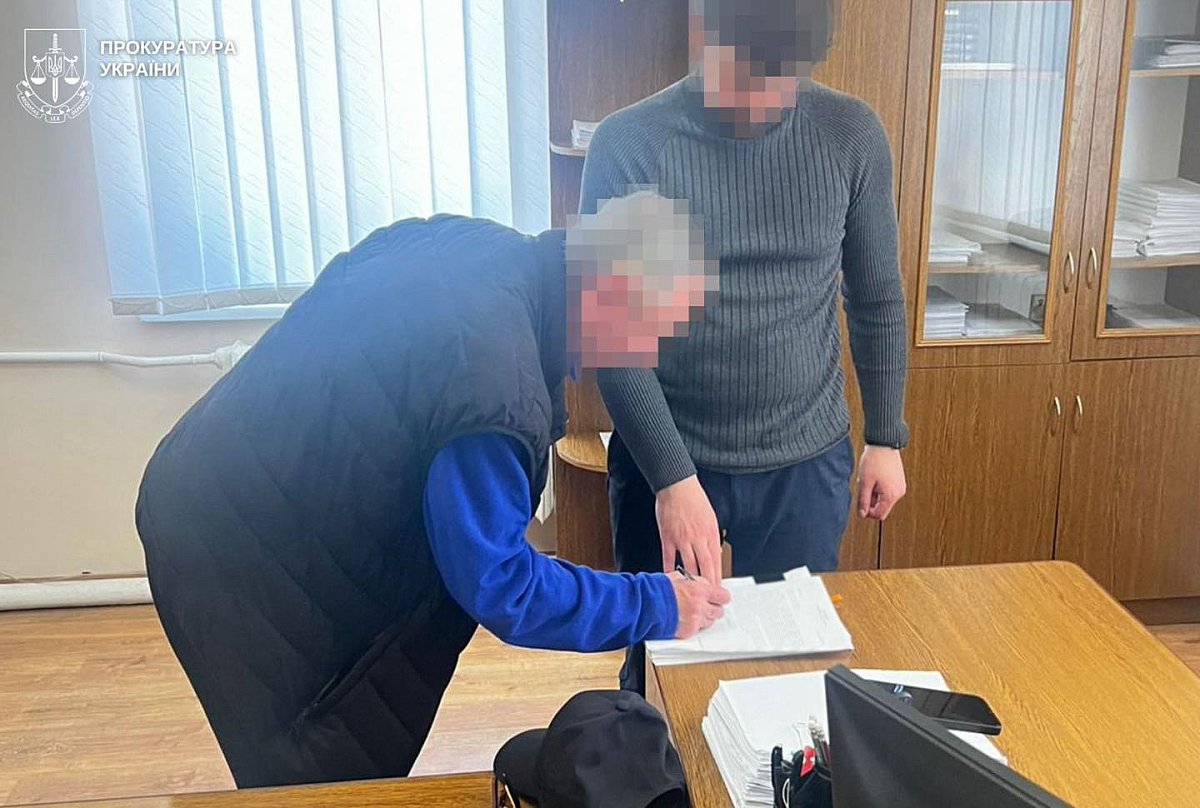 Держал в рабстве одноклассника почти четверть века: во Львовской области будут судить предпринимателя Держал в рабстве одноклассника почти четверть века: во Львовской области будут судить предпринимателя