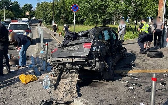 Водитель, сбивший пешеходов в Киеве, ранее получил более 40 нарушений ПДД Водитель, сбивший пешеходов в Киеве, ранее получил более 40 нарушений ПДД