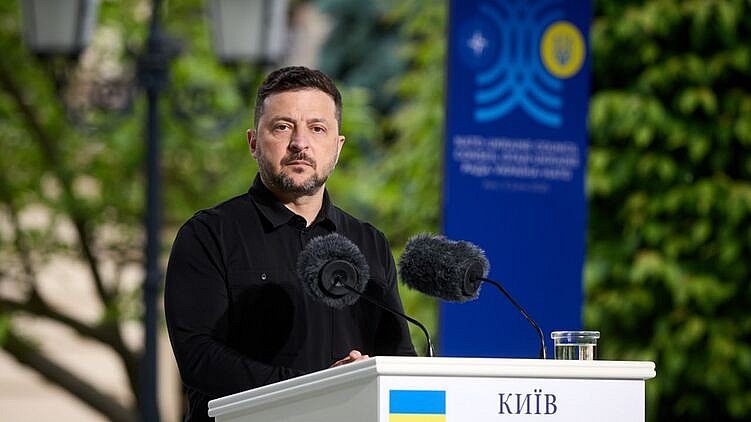 В Европарламенте потребовали лишить Зеленского ордена за прославление УПА В Европарламенте потребовали лишить Зеленского ордена за прославление УПА