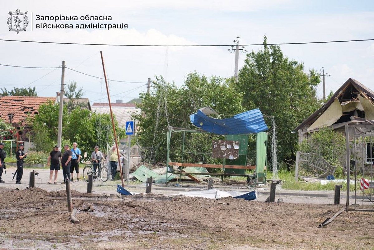 Троє загиблих внаслідок удару КАБами по АЗС у Запорізькій області Троє загиблих внаслідок удару КАБами по АЗС у Запорізькій області