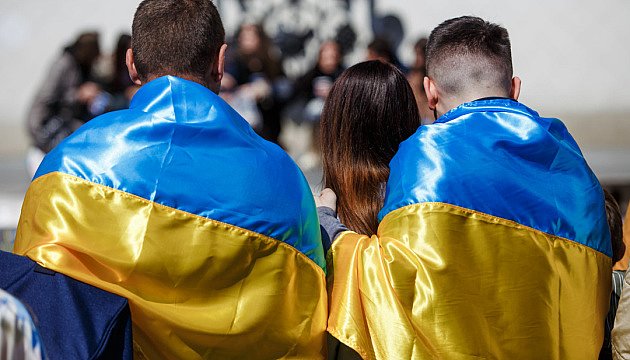 Українці підтримають припинення вогню, але з умовою - опитування Українці підтримають припинення вогню, але з умовою - опитування