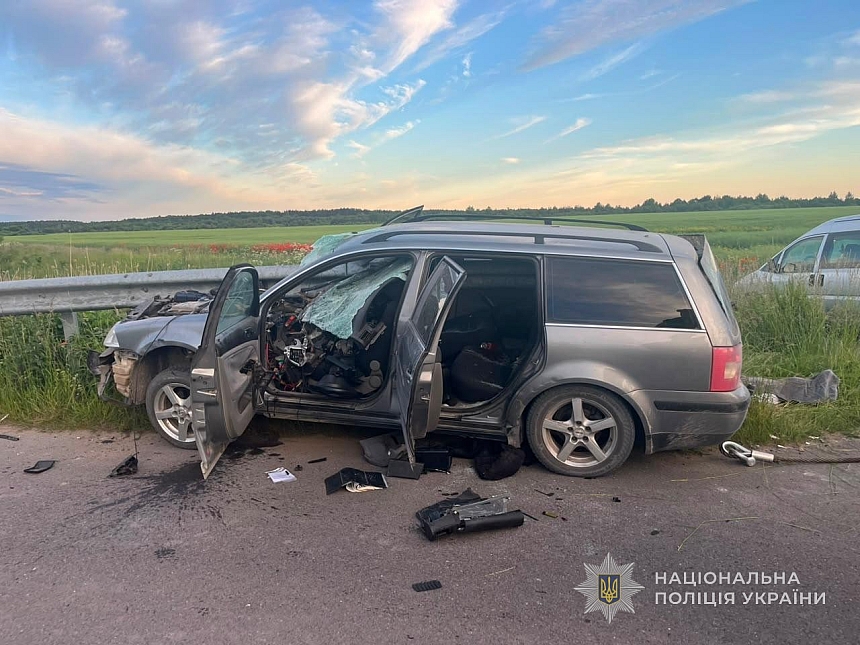 На Волыни 16-летняя девушка за рулем Volkswagen совершила смертельное ДТП: один из пассажиров погиб На Волыни 16-летняя девушка за рулем Volkswagen совершила смертельное ДТП: один из пассажиров погиб