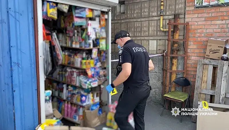 На рынке в Виннице мужчина убил женщину, а затем себя На рынке в Виннице мужчина убил женщину, а затем себя
