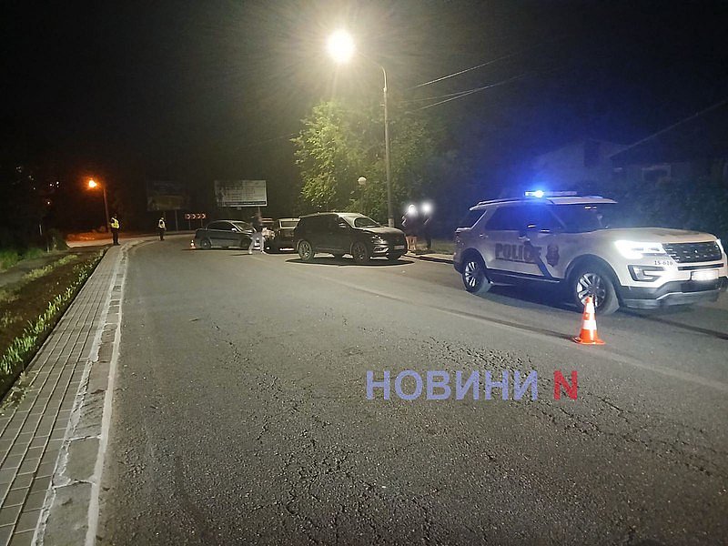 У Миколаєві Kia вилетіла на зустрічку і протаранила Nissan: водій виявився п\ У Миколаєві Kia вилетіла на зустрічку і протаранила Nissan: водій виявився п\