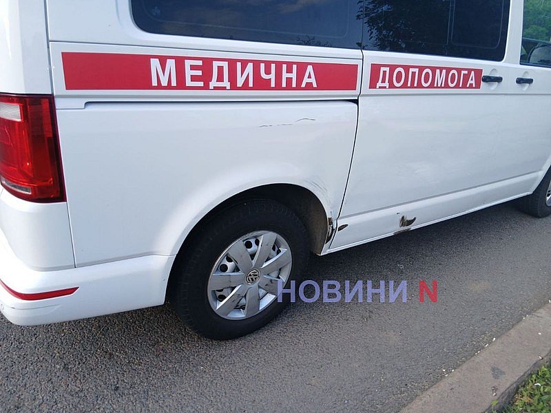 В Николаеве столкнулись электромобиль и автомобиль скорой В Николаеве столкнулись электромобиль и автомобиль скорой