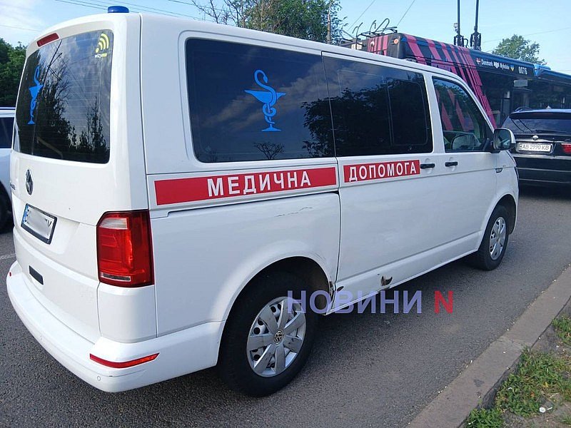 В Николаеве столкнулись электромобиль и автомобиль скорой В Николаеве столкнулись электромобиль и автомобиль скорой