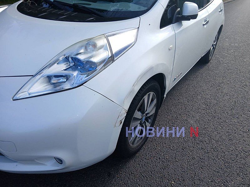 В Николаеве столкнулись электромобиль и автомобиль скорой В Николаеве столкнулись электромобиль и автомобиль скорой