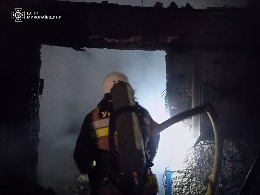 Пожар произошел в многоэтажном доме в Николаеве Пожар произошел в многоэтажном доме в Николаеве