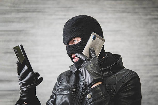 Телефонні шахраї обдурили мешканця Миколаєва на більш ніж 118 тисяч гривень Телефонні шахраї обдурили мешканця Миколаєва на більш ніж 118 тисяч гривень