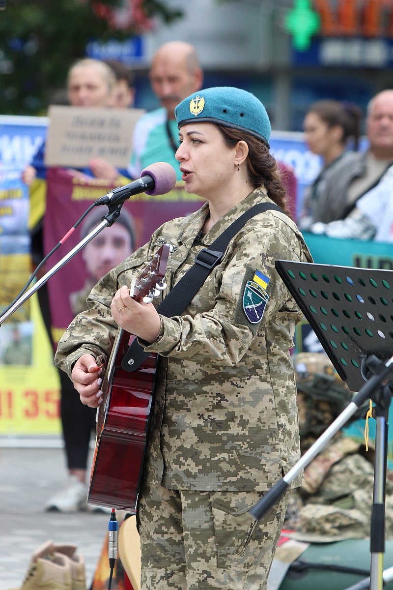 В центре Николаева прошла акция в поддержку военнопленных и пропавших без вести (фото) В центре Николаева прошла акция в поддержку военнопленных и пропавших без вести (фото)