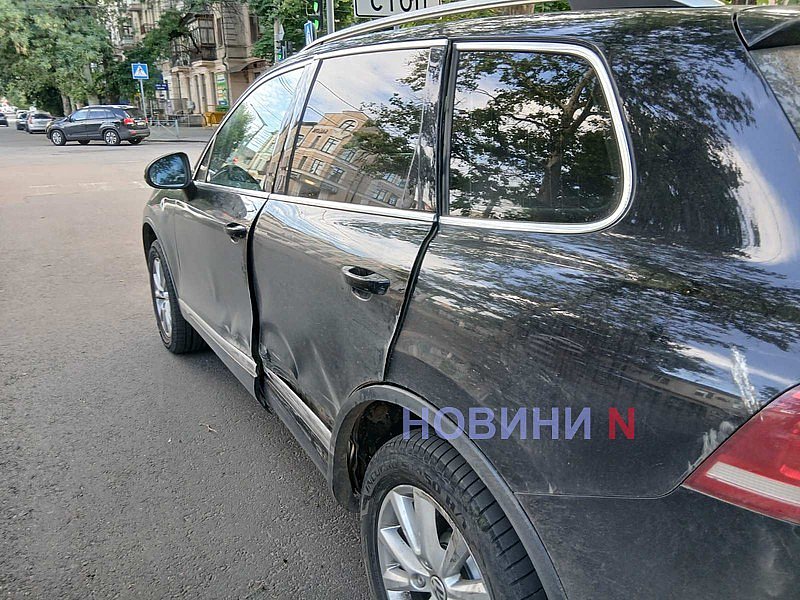 У центрі Миколаєва зіткнулися два Volkswagen У центрі Миколаєва зіткнулися два Volkswagen