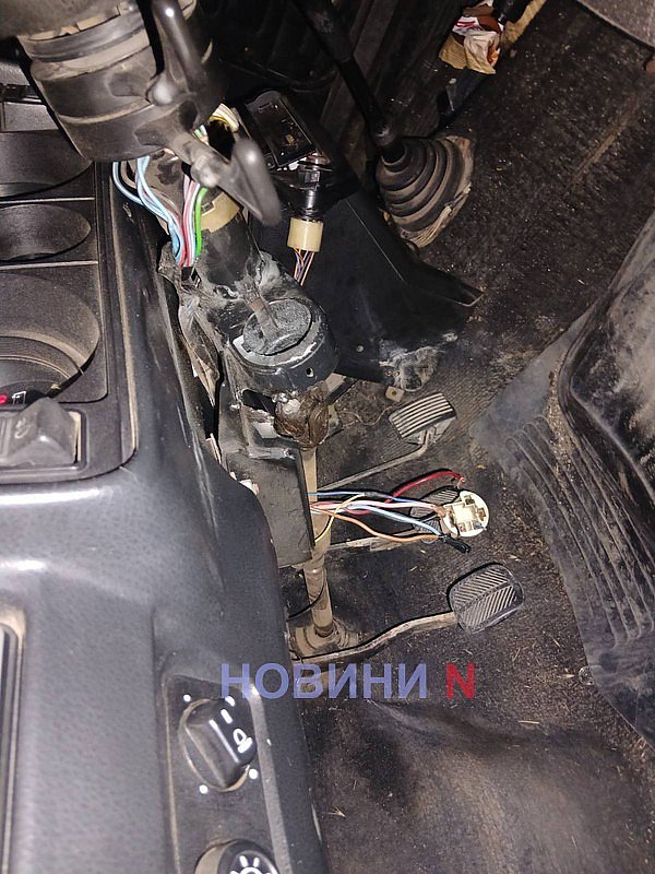 В Николаеве парни угнали ВАЗ и врезались в Hyundai: виновники ДТП сбежали В Николаеве парни угнали ВАЗ и врезались в Hyundai: виновники ДТП сбежали