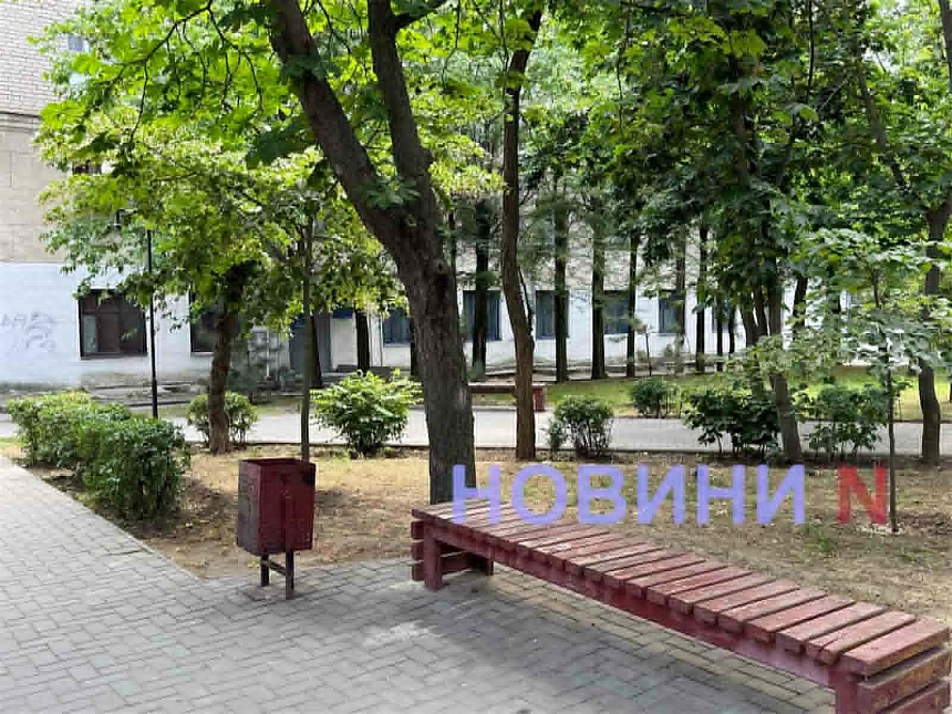 В Николаеве сквер имени Александрова так и не стал «самшитовым раем» после реконструкции за 2,9 миллиона В Николаеве сквер имени Александрова так и не стал «самшитовым раем» после реконструкции стоимостью 2,9 миллиона