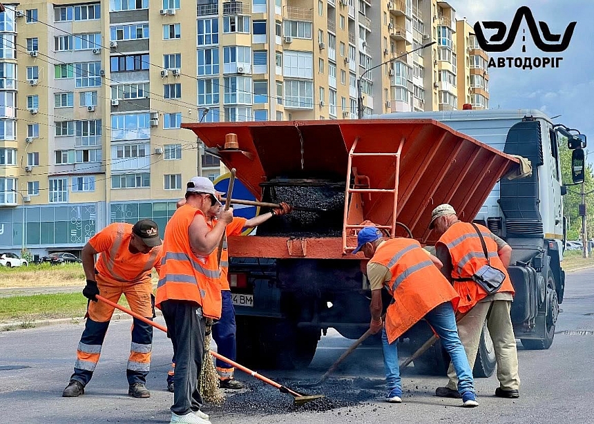 В Николаеве ликвидируют аварийные участки на дорогах: действуют временные дорожные знаки В Николаеве ликвидируют аварийные участки на дорогах