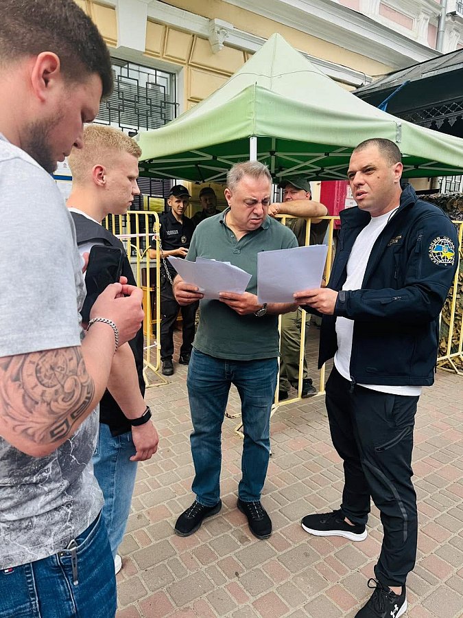 Директора турецкого ресторана в Одессе лишили вида на жительство после избиения пенсионерки на Дерибасовской Директора турецкого ресторана в Одессе лишили вида на жительство после избиения пенсионерки на Дерибасовской