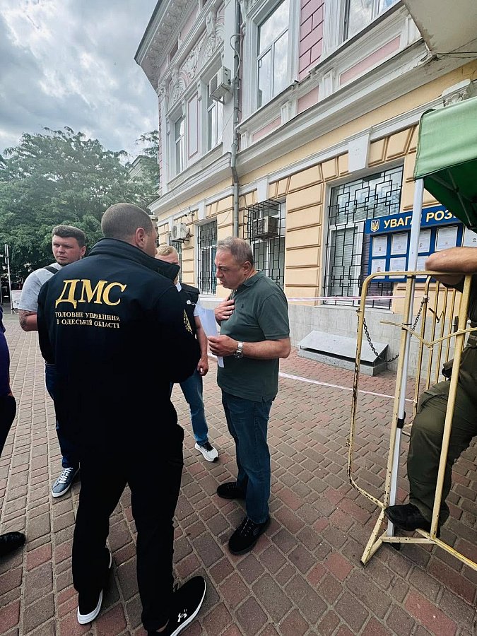 Директора турецкого ресторана в Одессе лишили вида на жительство после избиения пенсионерки на Дерибасовской Директора турецкого ресторана в Одессе лишили вида на жительство после избиения пенсионерки на Дерибасовской