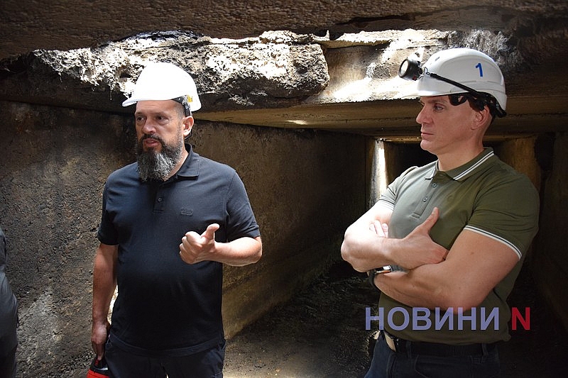 Стан відомого колектору на “Дормашині” в Миколаєві: журналісти пройшлися об’єктом разом із мером (репортаж) Стан відомого колектору на “Дормашині” в Миколаєві: журналісти пройшлися об’єктом разом із мером (репортаж)