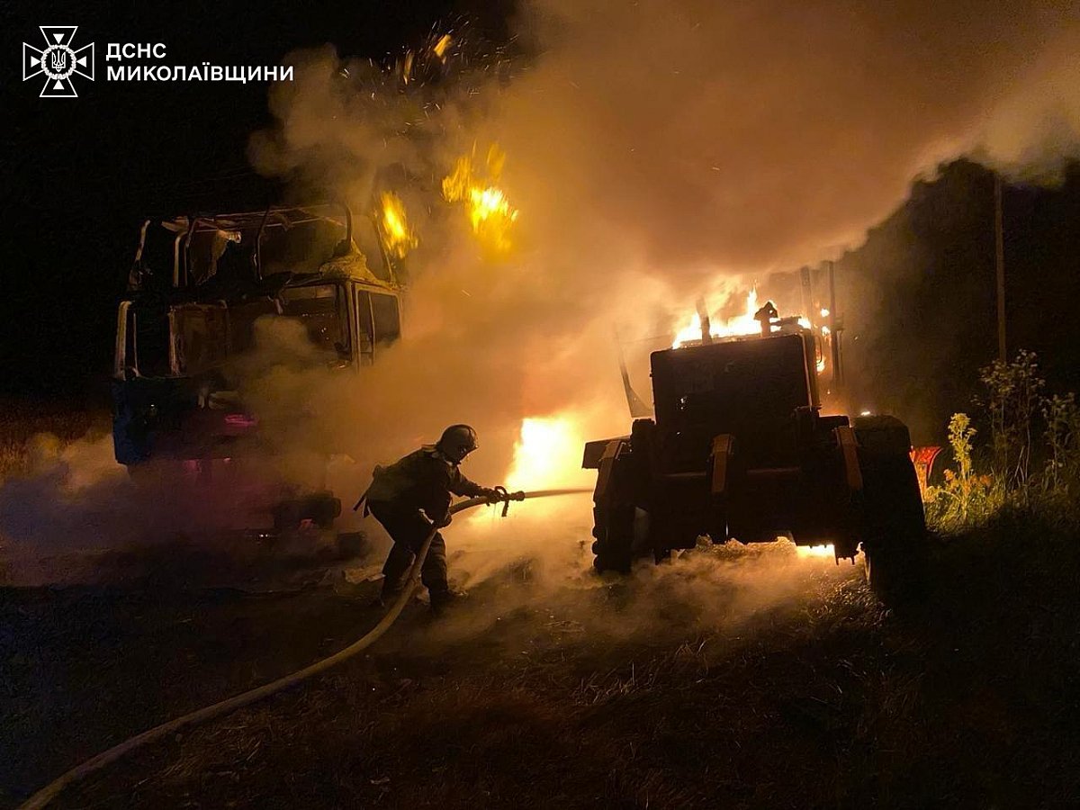 Спасатели показали фото последствий ударов по Николаевской области Спасатели показали фото последствий ударов по Николаевской области