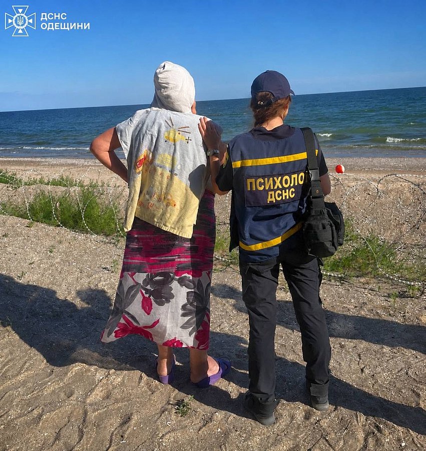 В Одесской области порыв ветра унес ребенка на надувном круге в открытое море В Одесской области порыв ветра унес ребенка на надувном круге в открытое море
