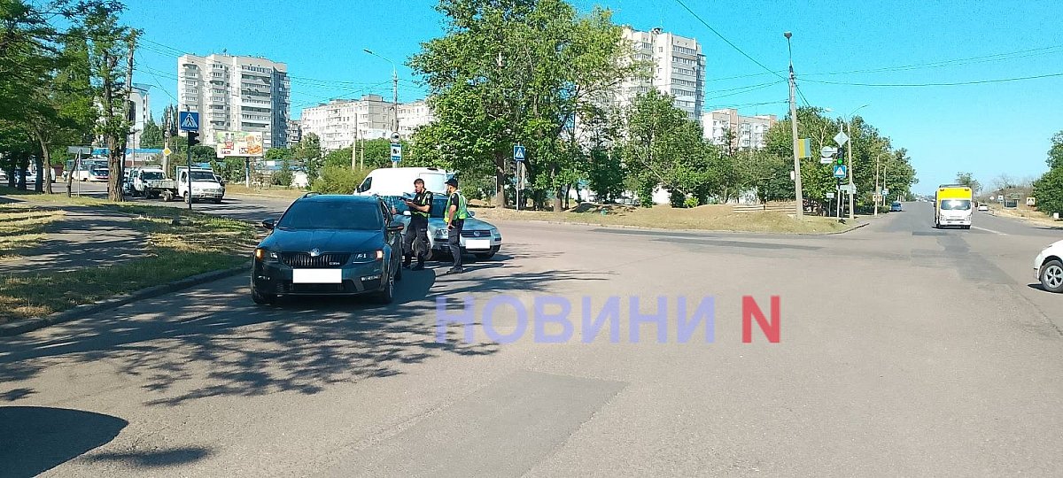 Volkswagen «догнал» Skoda на перекрестке в Николаеве Volkswagen «догнал» Skoda на перекрестке в Николаеве