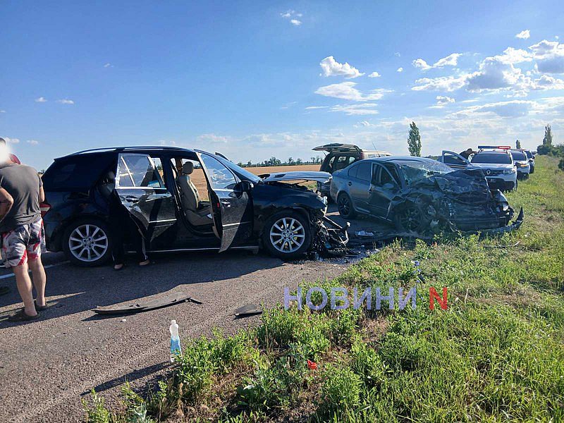 Серьезное ДТП под Николаевом: пострадавших госпитализировали Серьезное ДТП под Николаевом: пострадавших госпитализировали