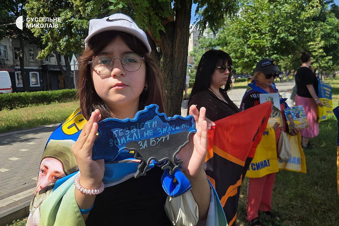 В Николаеве 160 человек вышли на акцию в поддержку военнопленных и без вести пропавших В Николаеве 160 человек вышли на акцию в поддержку военнопленных и без вести пропавших