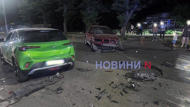 Вечером в Николаеве произошло тройное ДТП: 3 пострадавших, среди них беременная женщина Вечером в Николаеве произошло тройное ДТП: 3 пострадавших, среди них беременная женщина