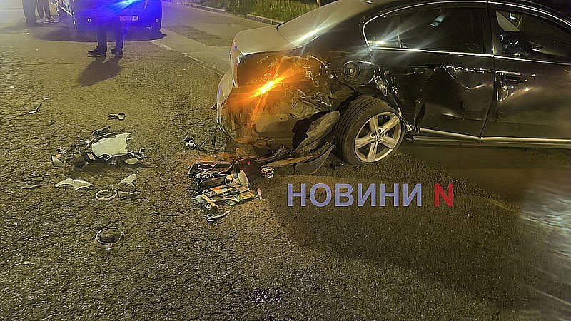 Видео момента тройного ДТП с участием BMW X6 в Николаеве Видео момента тройного ДТП с участием BMW X6 в Николаеве