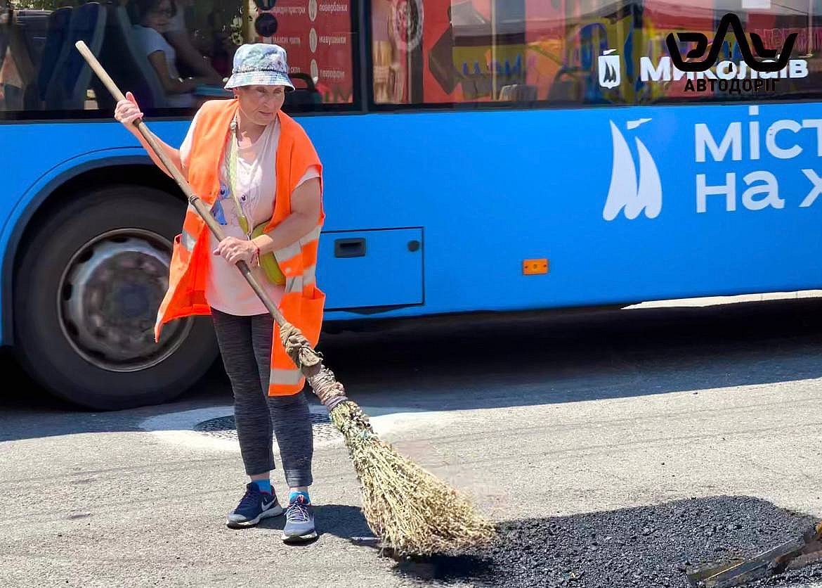 В Николаеве продолжают ремонт дорог: новые участки готовят к асфальтированию В Николаеве продолжают ремонт дорог: новые участки готовят к асфальтированию