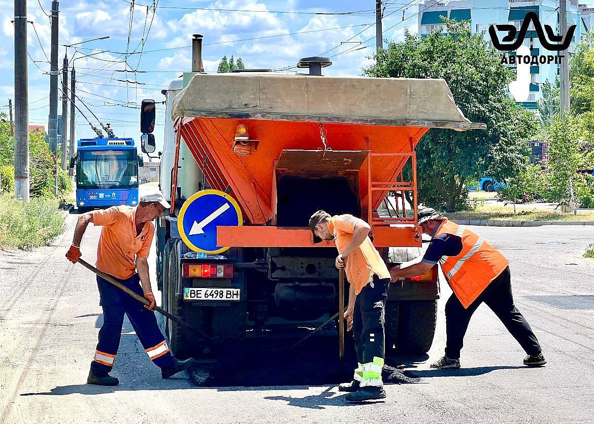 В Николаеве продолжают ремонт дорог: новые участки готовят к асфальтированию В Николаеве продолжают ремонт дорог: новые участки готовят к асфальтированию