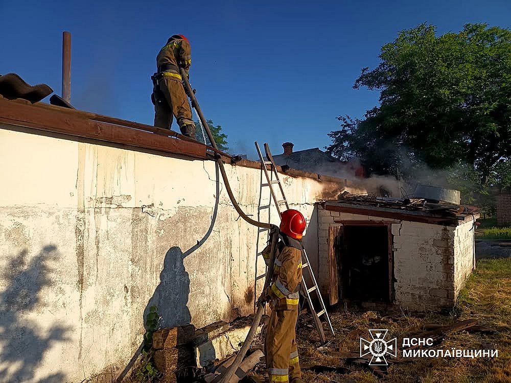 В Николаевской области за сутки ликвидировали 21 пожар, два из них после обстрелов В Николаевской области за сутки ликвидировали 21 пожар, два из них после обстрелов