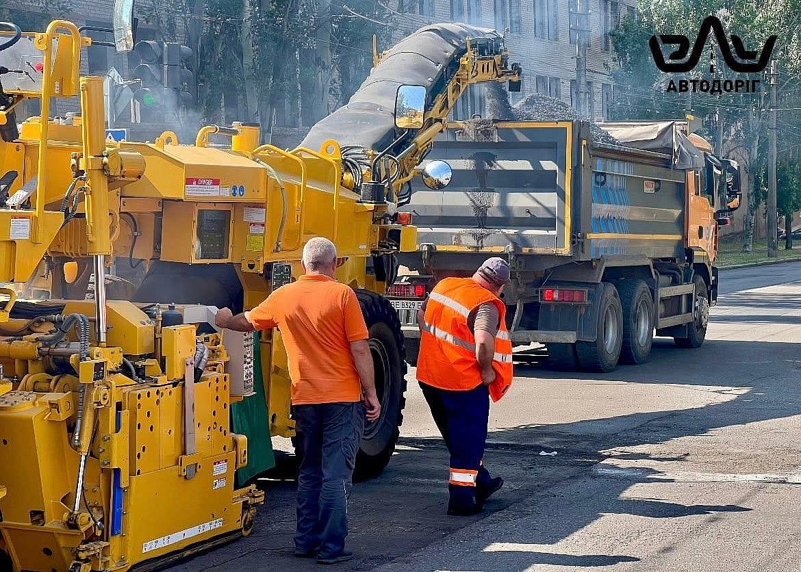 В Николаеве на нескольких перекрестках проходят ремонтные работы: где затруднено движение В Николаеве на нескольких перекрестках проходят ремонтные работы: где затруднено движение