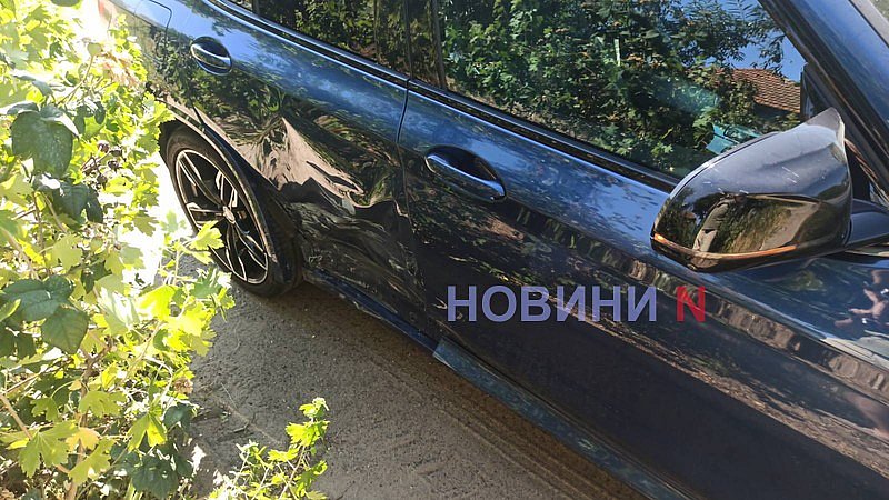 BMW не пропустил Lanos на перекрестке в Николаеве BMW не пропустил Lanos на перекрестке в Николаеве