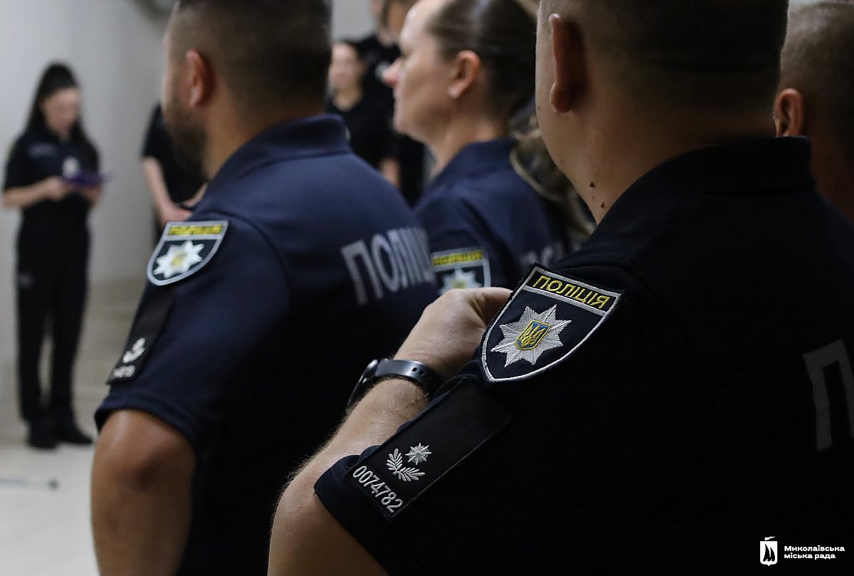 В Николаеве ко Дню Национальной полиции наградили лучших правоохранителей В Николаеве ко Дню Национальной полиции наградили лучших правоохранителей