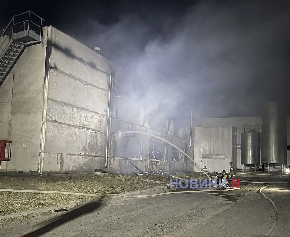 Удар по складу молокоперерабатывающего предприятия в Николаеве: появились фото с места Удар по складу молокоперерабатывающего предприятия в Николаеве: появились фото с места