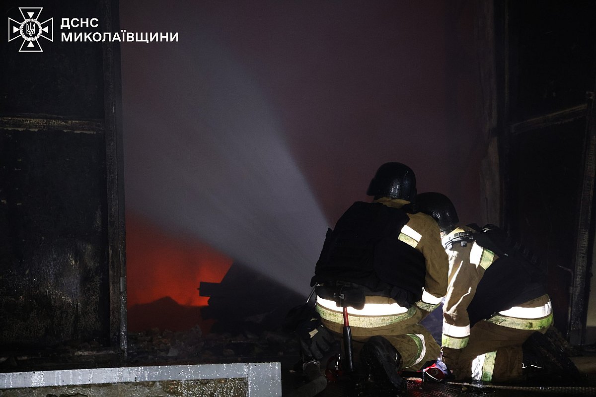 Удар по складу молокоперерабатывающего предприятия в Николаеве: появились фото с места Удар по складу молокоперерабатывающего предприятия в Николаеве: появились фото с места