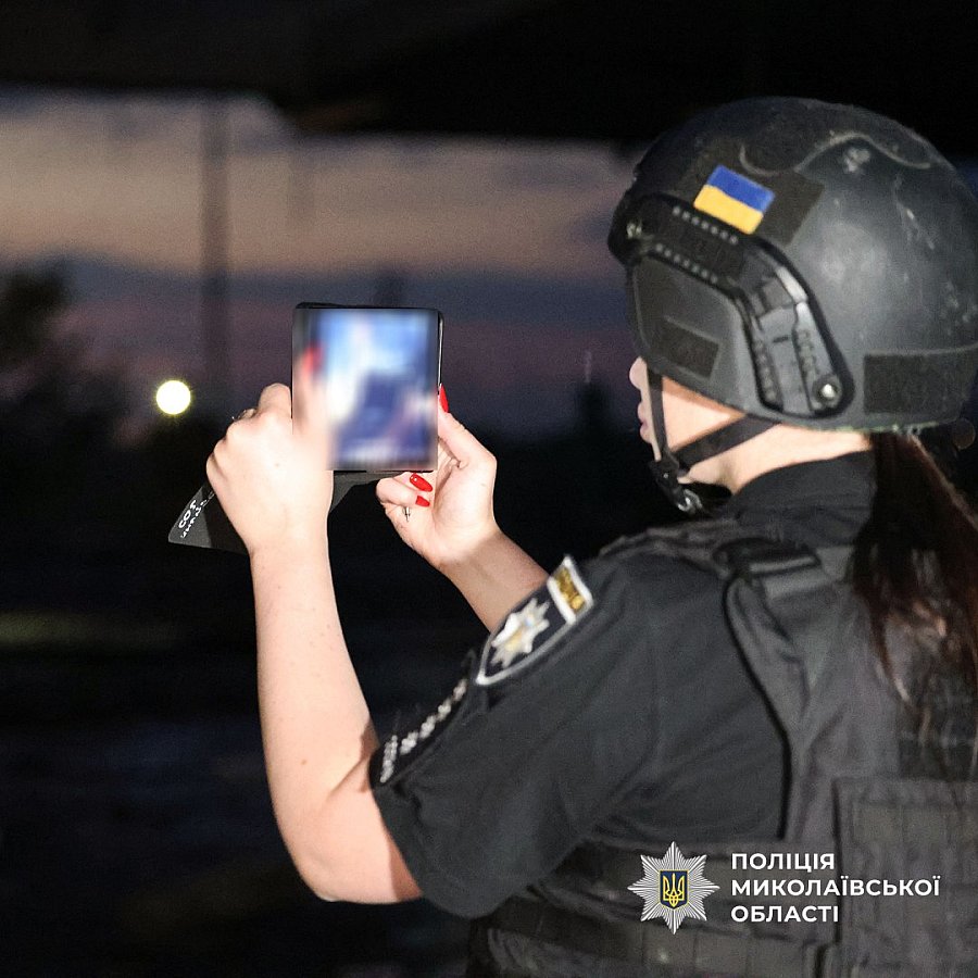 Атаки на АЗС в Николаевской области: появились фото последствий Атаки на АЗС в Николаевской области: появились фото последствий