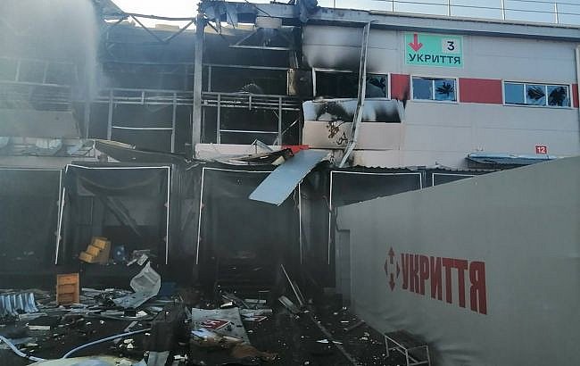 В Днепре после удара РФ загорелся терминал «Новой почты» В Днепре после удара РФ загорелся терминал «Новой почты»