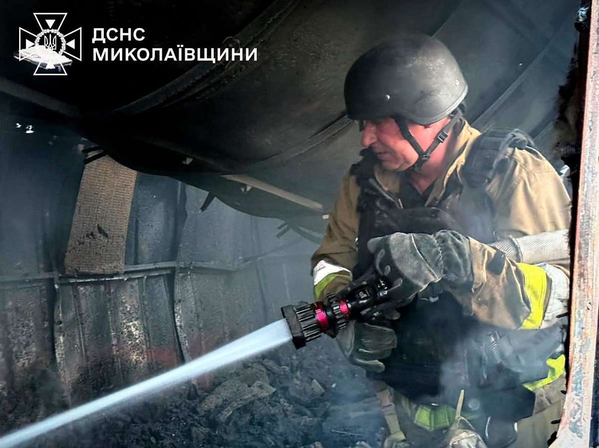 Атака по предприятию в Николаевской области: фото последствий Атака по предприятию в Николаевской области: фото последствий