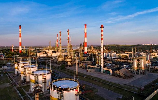 Атака БПЛА остановила работу Саратовского НПЗ Атака БПЛА остановила работу Саратовского НПЗ