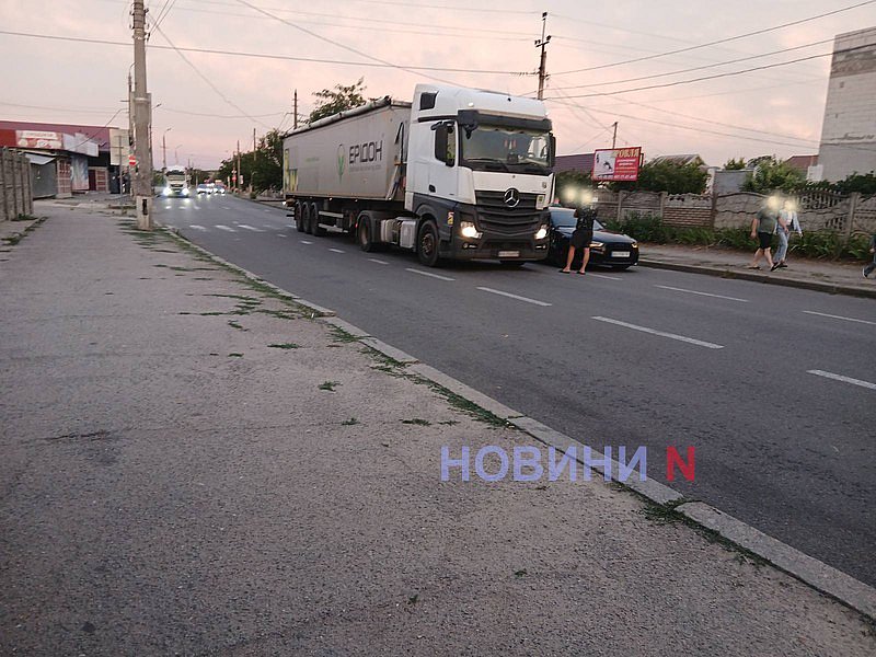 Фура и Audi столкнулись в Варваровке Фура и Audi столкнулись в Варваровке